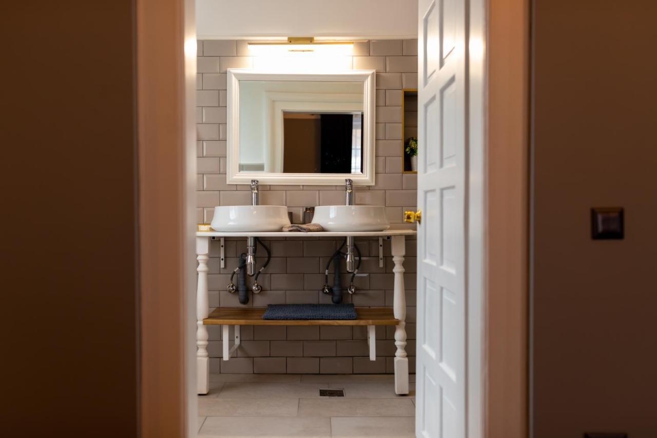 The Corner House Apartamento Hunedoara Exterior foto